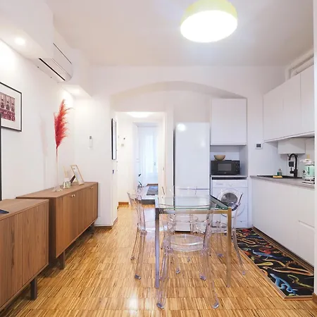 Arco Della Pace Charming Διαμέρισμα *